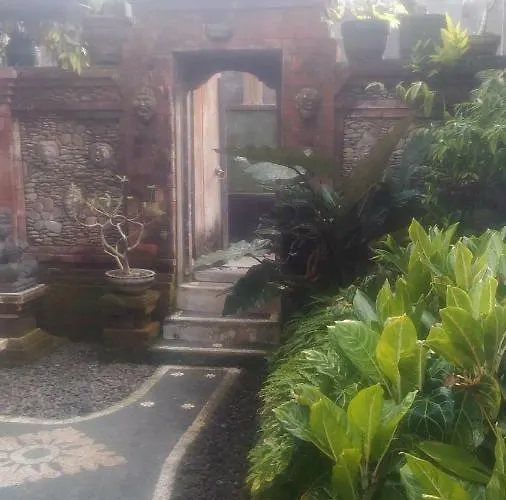 Dewi Antara Casa de hóspedes *